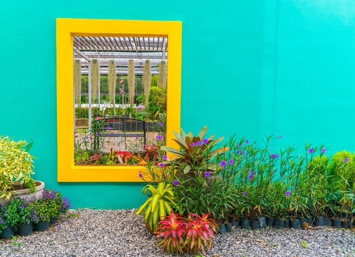 Inspirasi Taman Rumah Kecil dengan Gaya Tropis